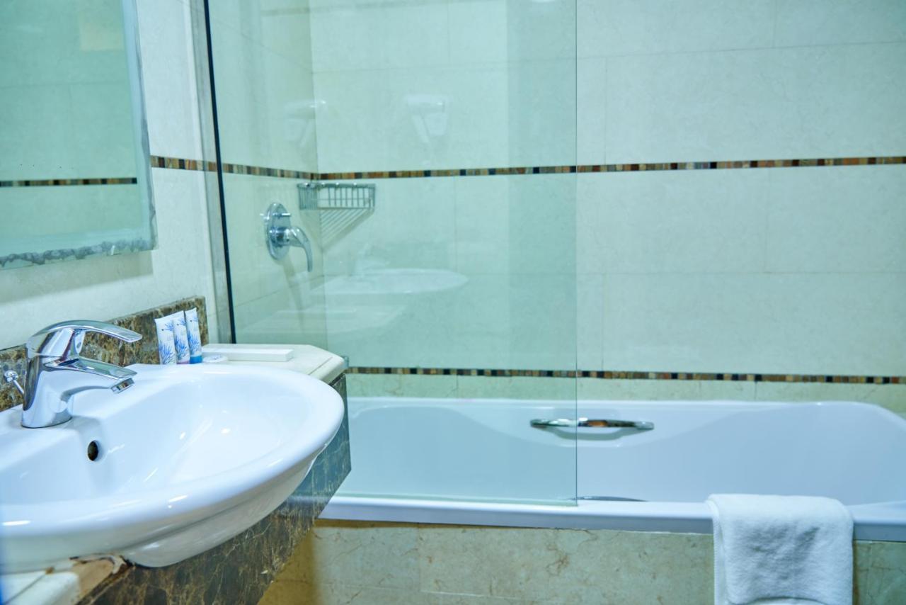 Grand Square Hotel Dubai Exterior foto